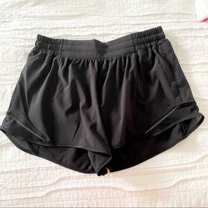 Lululemon Hotty Hot Low-Rise Lined 4” short